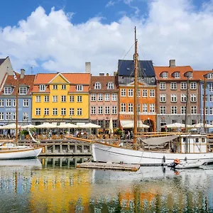 Sanders Regent - Popular Three-bedroom Near Square , Copenhagen Denmark